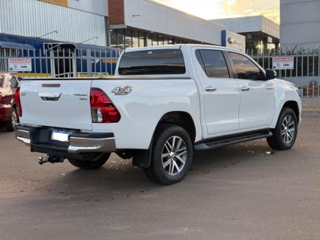 TOYOTA Hilux Caminhonete 2.8 16V SRX 4X4 TURBO DIESEL CABINE DUPLA AUTOMTICO, Foto 7