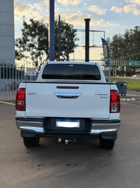 TOYOTA Hilux Caminhonete 2.8 16V SRX 4X4 TURBO DIESEL CABINE DUPLA AUTOMTICO, Foto 8