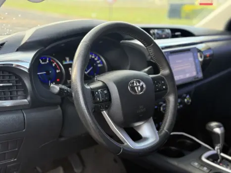 TOYOTA Hilux Caminhonete 2.8 16V SRX 4X4 TURBO DIESEL CABINE DUPLA AUTOMTICO, Foto 9