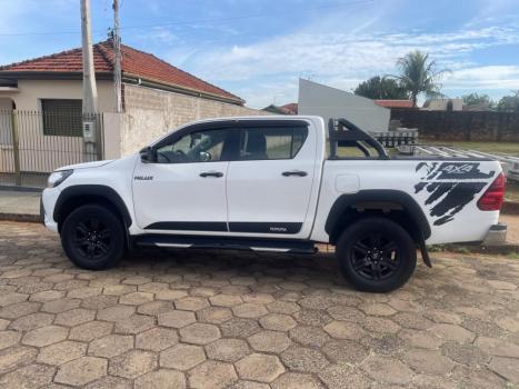 TOYOTA Hilux Caminhonete 2.8 16V 4P SR 4X4 DIESEL CHALLENGE CABINE DUPLA AUTOMTICO, Foto 3