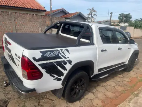 TOYOTA Hilux Caminhonete 2.8 16V 4P SR 4X4 DIESEL CHALLENGE CABINE DUPLA AUTOMTICO, Foto 4