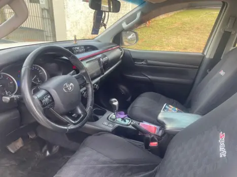 TOYOTA Hilux Caminhonete 2.8 16V 4P SR 4X4 DIESEL CHALLENGE CABINE DUPLA AUTOMTICO, Foto 6