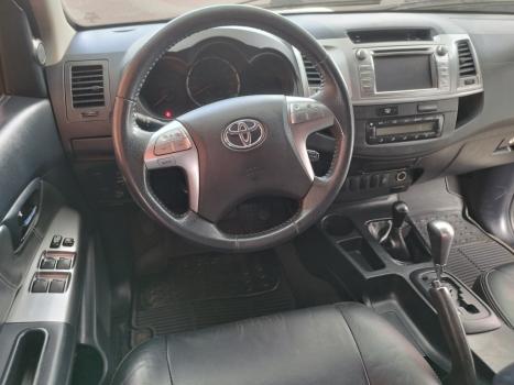 TOYOTA Hilux Caminhonete 3.0 4P 4X4 SRV TURBO DIESEL CABINE DUPLA AUTOMTICO, Foto 4