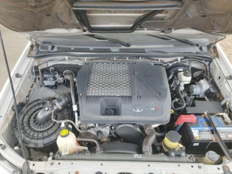 TOYOTA Hilux Caminhonete 3.0 4P 4X4 SRV TURBO DIESEL CABINE DUPLA AUTOMTICO, Foto 9