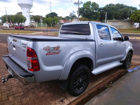 TOYOTA Hilux Caminhonete 3.0 4P 4X4 SRV TURBO DIESEL CABINE DUPLA AUTOMTICO, Foto 13