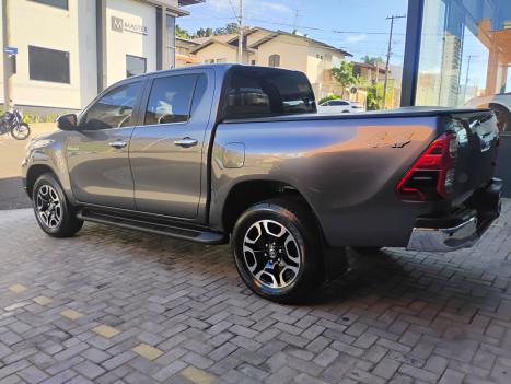 TOYOTA Hilux Caminhonete 2.8 16V SRX 4X4 DIESEL CABINE DUPLA AUTOMTICO, Foto 4