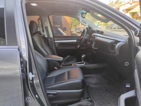 TOYOTA Hilux Caminhonete 2.8 16V SRX 4X4 DIESEL CABINE DUPLA AUTOMTICO, Foto 17