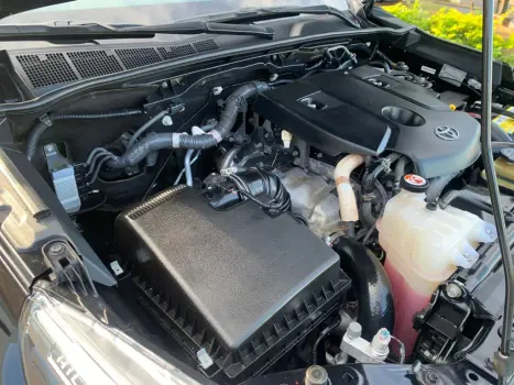 TOYOTA Hilux Caminhonete 2.8 16V SRX 4X4 TURBO DIESEL CABINE DUPLA AUTOMTICO, Foto 2