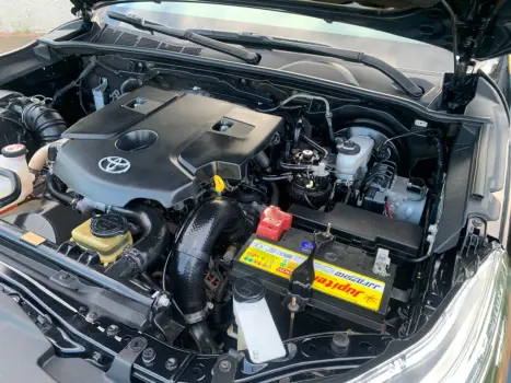 TOYOTA Hilux Caminhonete 2.8 16V SRX 4X4 TURBO DIESEL CABINE DUPLA AUTOMTICO, Foto 4