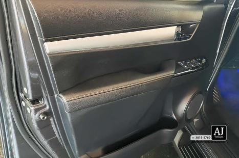 TOYOTA Hilux Caminhonete 2.7 16V 4P SRV FLEX CABINE DUPLA AUTOMTICO, Foto 12