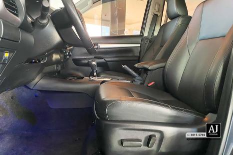 TOYOTA Hilux Caminhonete 2.7 16V 4P SRV FLEX CABINE DUPLA AUTOMTICO, Foto 13