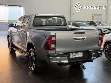 TOYOTA Hilux Caminhonete 2.8 16V SRV 4X4 DIESEL CABINE DUPLA AUTOMTICO, Foto 4