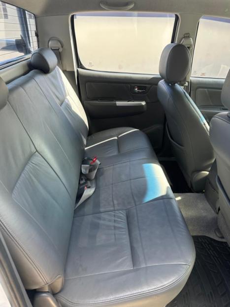 TOYOTA Hilux Caminhonete 3.0 4P 4X4 SRV TURBO DIESEL CABINE DUPLA AUTOMTICO, Foto 7