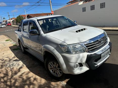 TOYOTA Hilux Caminhonete 3.0 4P 4X4 SRV TURBO DIESEL CABINE DUPLA AUTOMTICO, Foto 8