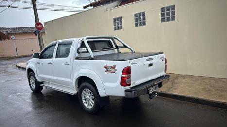 TOYOTA Hilux Caminhonete 3.0 4P 4X4 SRV TURBO DIESEL CABINE DUPLA AUTOMTICO, Foto 9