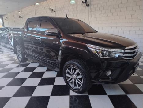 TOYOTA Hilux Caminhonete 2.8 16V SRX 4X4 DIESEL CABINE DUPLA AUTOMTICO, Foto 4