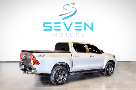 TOYOTA Hilux Caminhonete 2.8 16V 4P SR 4X4 DIESEL CABINE DUPLA AUTOMTICO, Foto 8