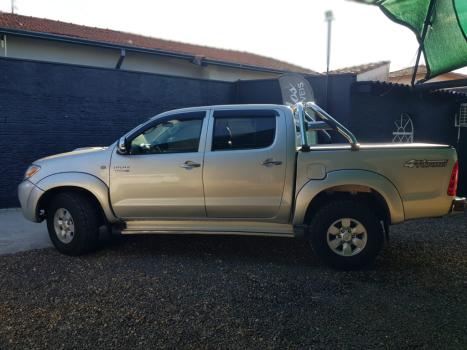 TOYOTA Hilux Caminhonete 3.0 4P 4X4 SRV TURBO DIESEL CABINE DUPLA LIMITED EDITION AUTOMTICO, Foto 2