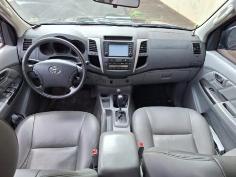 TOYOTA Hilux Caminhonete 3.0 4P 4X4 SRV TURBO DIESEL CABINE DUPLA AUTOMTICO, Foto 2