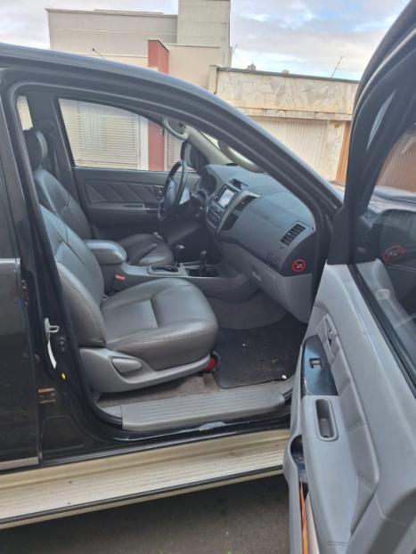 TOYOTA Hilux Caminhonete 3.0 4P 4X4 SRV TURBO DIESEL CABINE DUPLA AUTOMTICO, Foto 3
