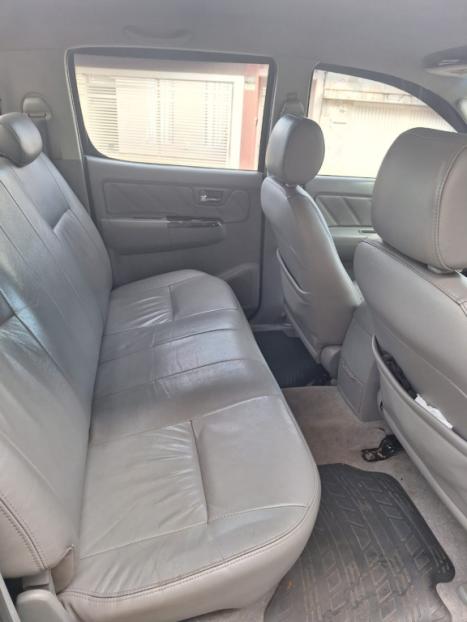 TOYOTA Hilux Caminhonete 3.0 4P 4X4 SRV TURBO DIESEL CABINE DUPLA AUTOMTICO, Foto 4