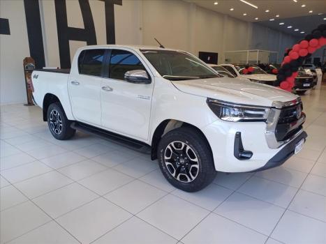 TOYOTA Hilux Caminhonete 2.8 16V SRX 4X4 TURBO DIESEL CABINE DUPLA AUTOMTICO, Foto 2