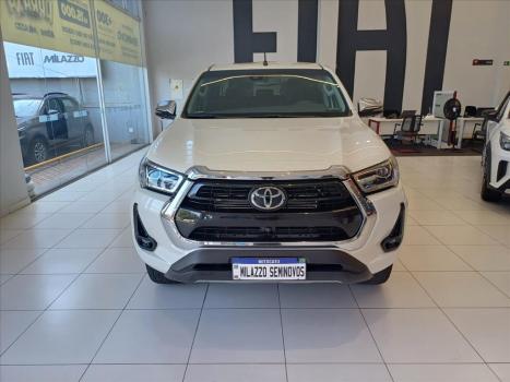 TOYOTA Hilux Caminhonete 2.8 16V SRX 4X4 TURBO DIESEL CABINE DUPLA AUTOMTICO, Foto 4