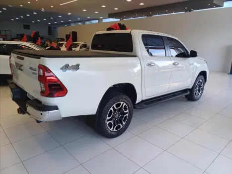 TOYOTA Hilux Caminhonete 2.8 16V SRX 4X4 TURBO DIESEL CABINE DUPLA AUTOMTICO, Foto 6