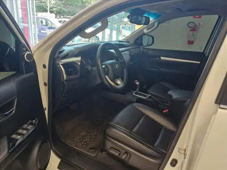 TOYOTA Hilux Caminhonete 2.8 16V SRX 4X4 TURBO DIESEL CABINE DUPLA AUTOMTICO, Foto 8