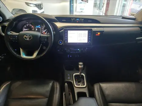 TOYOTA Hilux Caminhonete 2.8 16V SRX 4X4 TURBO DIESEL CABINE DUPLA AUTOMTICO, Foto 10