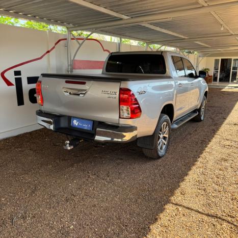 TOYOTA Hilux Caminhonete 2.8 16V 4P SRX DIESEL CABINE DUPLA, Foto 3