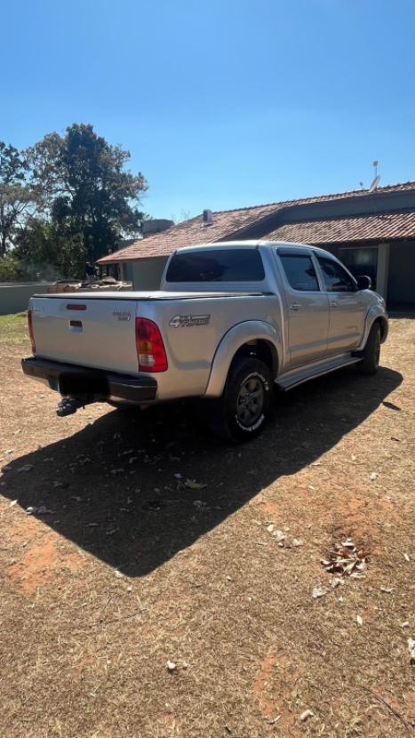 TOYOTA Hilux Caminhonete 3.0 16V 4P 4X4 SRV TURBO DIESEL CABINE DUPLA AUTOMTICO, Foto 4