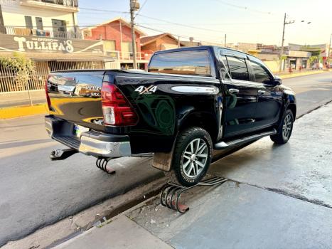TOYOTA Hilux Caminhonete 2.8 16V SRX 4X4 TURBO DIESEL CABINE DUPLA AUTOMTICO, Foto 5
