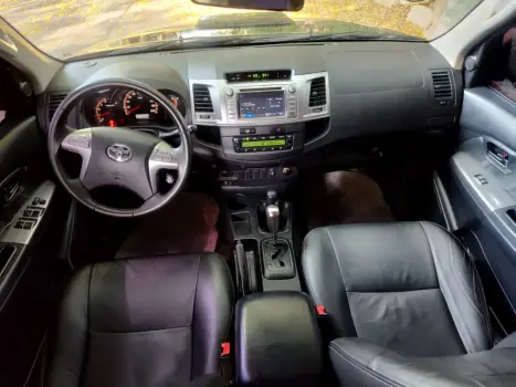 TOYOTA Hilux Caminhonete 3.0 4P 4X4 SRV TURBO DIESEL TOP CABINE DUPLA AUTOMTICO, Foto 12
