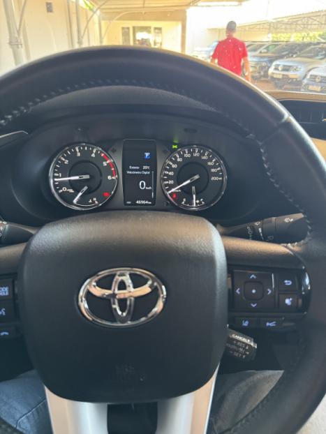 TOYOTA Hilux Caminhonete 2.8 16V 4P SRX DIESEL CABINE DUPLA, Foto 9