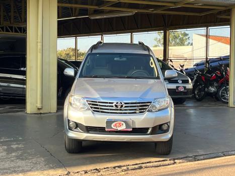TOYOTA Hilux SW4 2.7 16V 4P FLEX SR 7 LUGARES AUTOMTICO, Foto 2