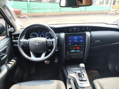 TOYOTA Hilux SW4 2.8 16V 4P SRX PLATINUM 4X4 7 LUGARES TURBO DIESEL AUTOMTICO, Foto 7