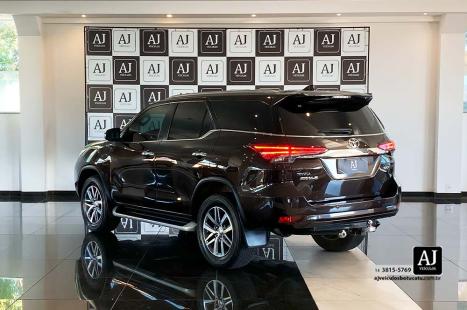 TOYOTA Hilux SW4 2.8 16V 4P SRX 4X4 7 LUGARES TURBO DIESEL AUTOMTICO, Foto 6