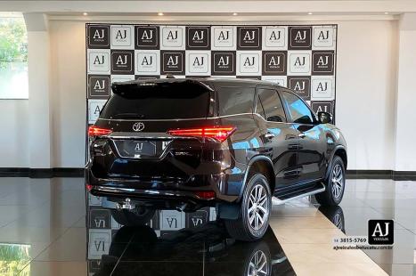 TOYOTA Hilux SW4 2.8 16V 4P SRX 4X4 7 LUGARES TURBO DIESEL AUTOMTICO, Foto 8