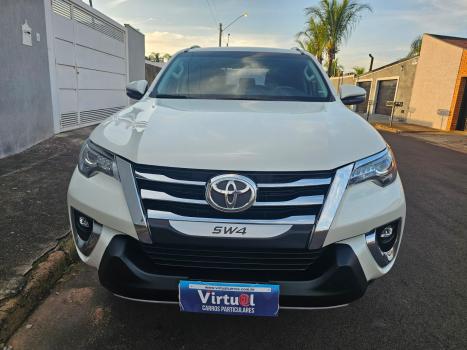 TOYOTA Hilux SW4 2.8 16V 4P SRX 4X4 7 LUGARES TURBO DIESEL AUTOMTICO, Foto 1
