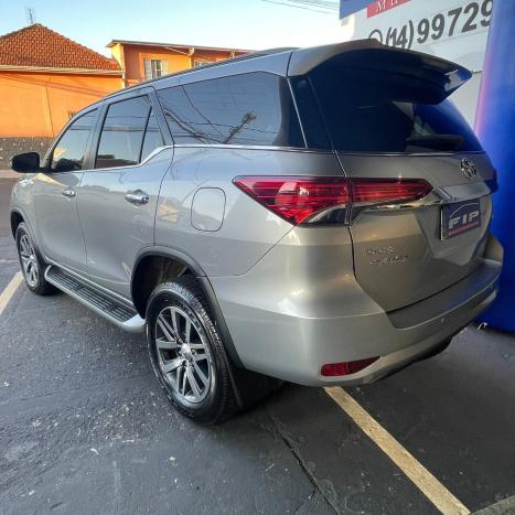 TOYOTA Hilux SW4 2.8 16V 4P SRX 4X4 7 LUGARES TURBO DIESEL AUTOMTICO, Foto 11