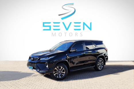 TOYOTA Hilux SW4 2.8 4P SRX 4X4 TURBO DIESEL AUTOMTICO, Foto 1