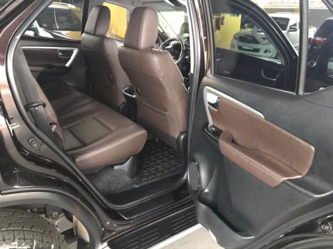 TOYOTA Hilux SW4 2.8 16V 4P SRX 4X4 7 LUGARES TURBO DIESEL AUTOMTICO, Foto 6