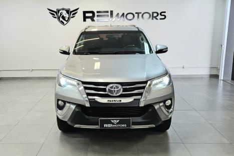 TOYOTA Hilux SW4 2.8 16V 4P SRX 4X4 7 LUGARES TURBO DIESEL AUTOMTICO, Foto 5