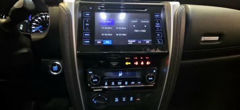 TOYOTA Hilux SW4 2.8 16V 4P SRX 4X4 7 LUGARES TURBO DIESEL AUTOMTICO, Foto 9