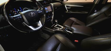 TOYOTA Hilux SW4 2.8 16V 4P SRX 4X4 7 LUGARES TURBO DIESEL AUTOMTICO, Foto 11