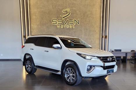 TOYOTA Hilux SW4 2.8 4P SRX 4X4 TURBO DIESEL AUTOMTICO, Foto 3