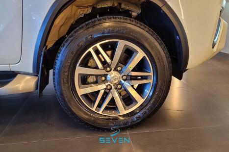 TOYOTA Hilux SW4 2.8 4P SRX 4X4 TURBO DIESEL AUTOMTICO, Foto 17