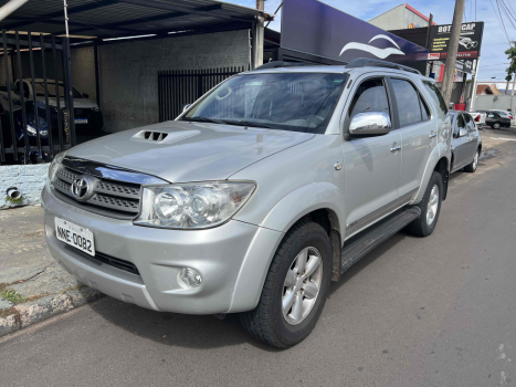 TOYOTA Hilux SW4 3.0 16V 4P SRV 4X4 7 LUGARES TURBO DIESEL AUTOMTICO, Foto 1