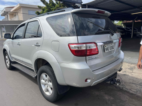 TOYOTA Hilux SW4 3.0 16V 4P SRV 4X4 7 LUGARES TURBO DIESEL AUTOMTICO, Foto 6